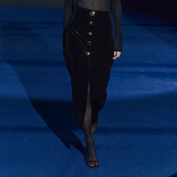 NWT Zara Black Velvet Pencil Skirt with Gold Details - XL